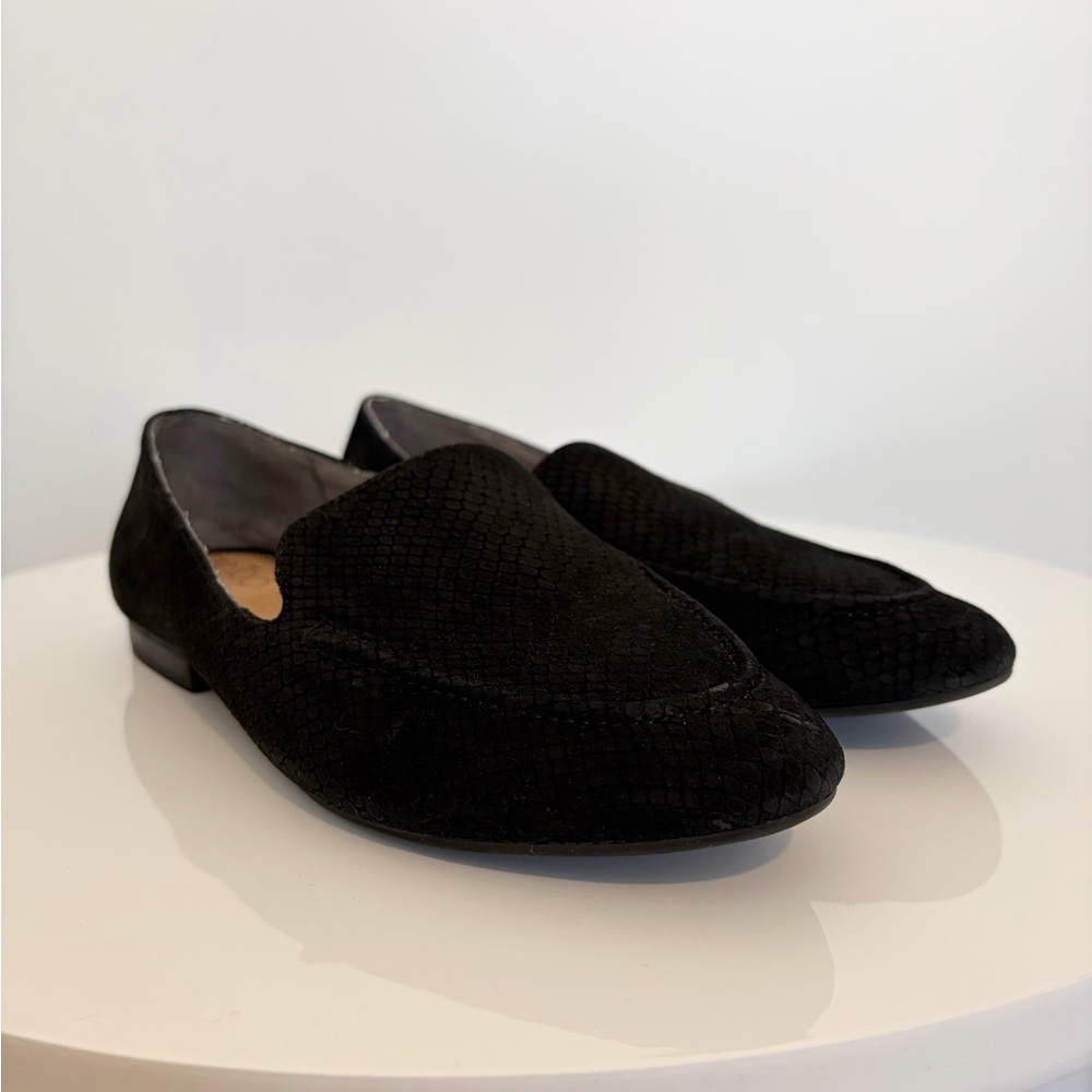 Me Too Black Loafer Flats Pointed Toe Textured Slip On Women’s 7.5